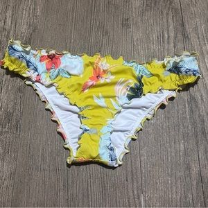 size small shade & shore scrunch butt floral bikini bottom